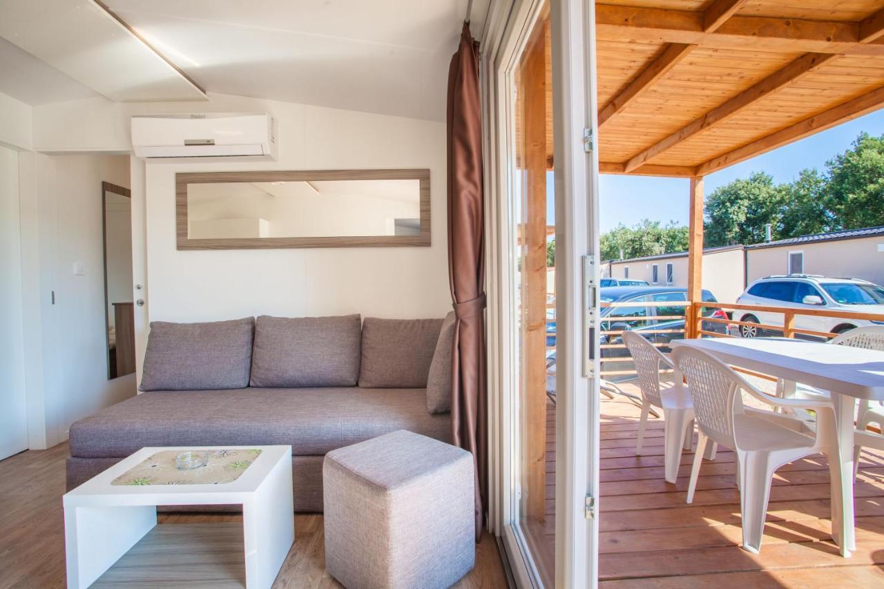 Mobile Homes Delta Marine At Campsite Lopari Nerezine Buitenkant foto